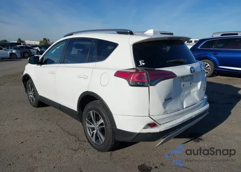 2017 Toyota Rav4 Xle из США, поврежденный, VIN JTMRFREV9HJ703942